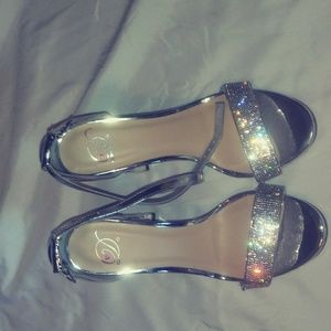 Silver Sparkle band heels